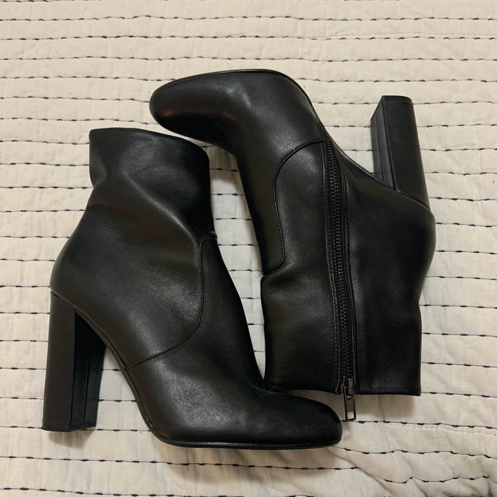 Steve Madden Editor high heel ankle bootie